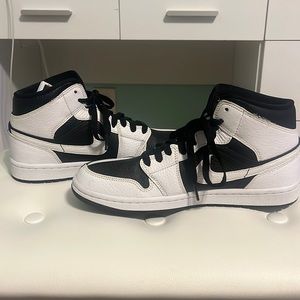 Air Jordan 1 Mid Split Black and White